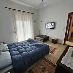 Paikos Townhouse, Hot Springs Σπίτι διακοπών Konstantia