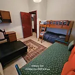 Paikos Townhouse, Hot Springs