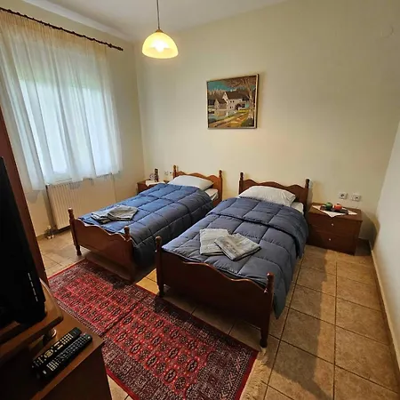 Paikos Townhouse, Hot Springs * Konstantia