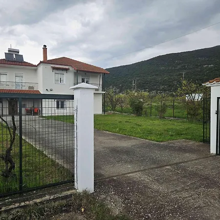 Paikos Townhouse, Hot Springs Konstantia